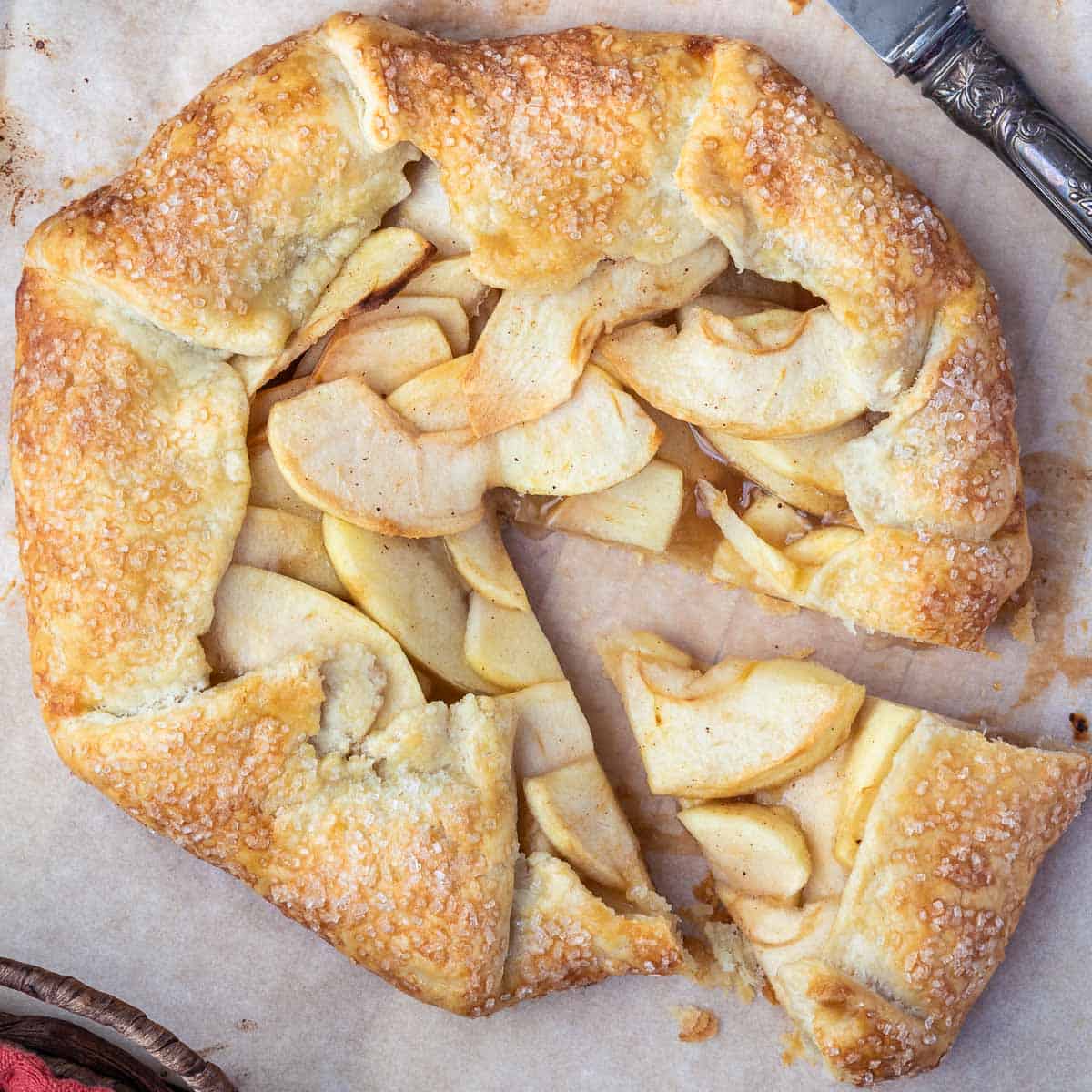 Flaky Apple Galette: Master the Crust with Puff Pastry Tips